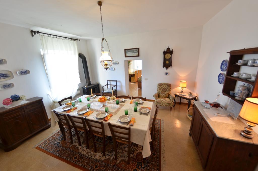 Villa Buonaparte San Miniato Szoba fotó