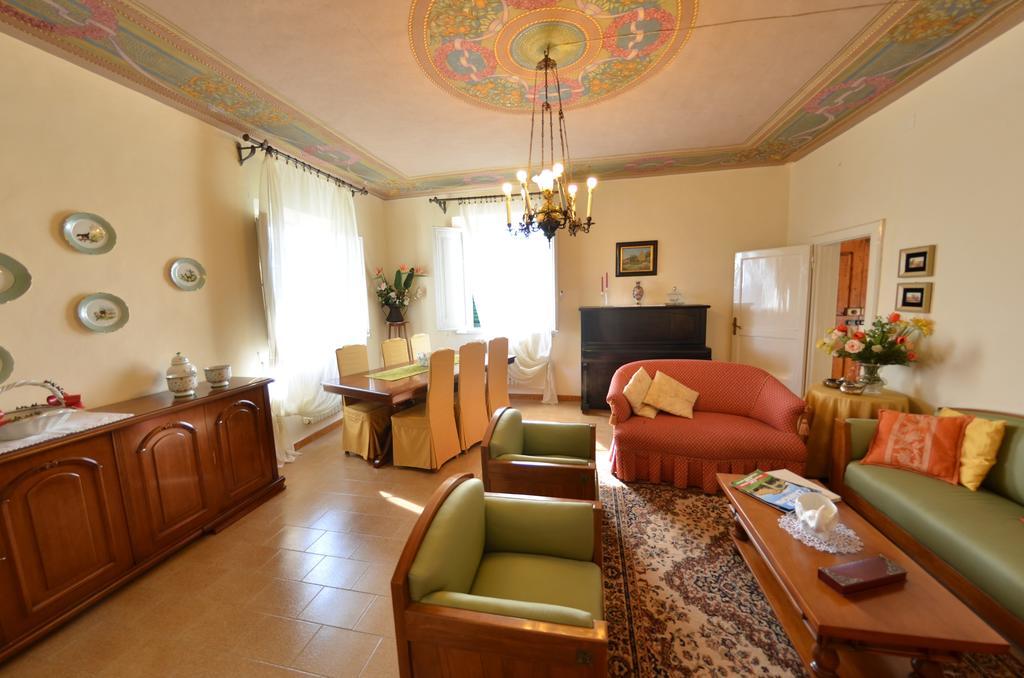 Villa Buonaparte San Miniato Szoba fotó